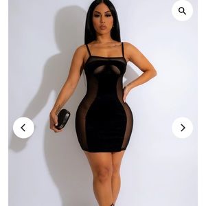 Beautiful black dress look just like the picture